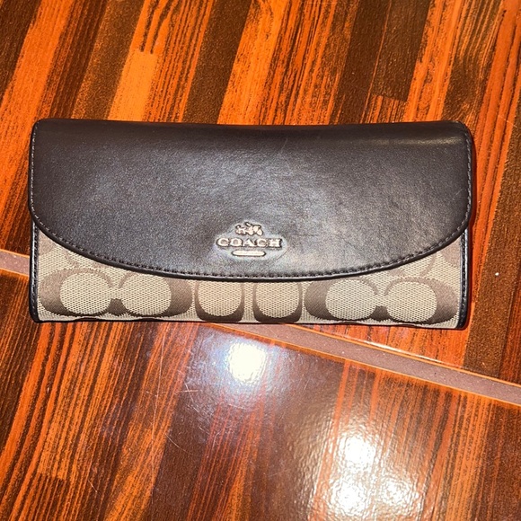 Coach wallet - Picture 1 of 9